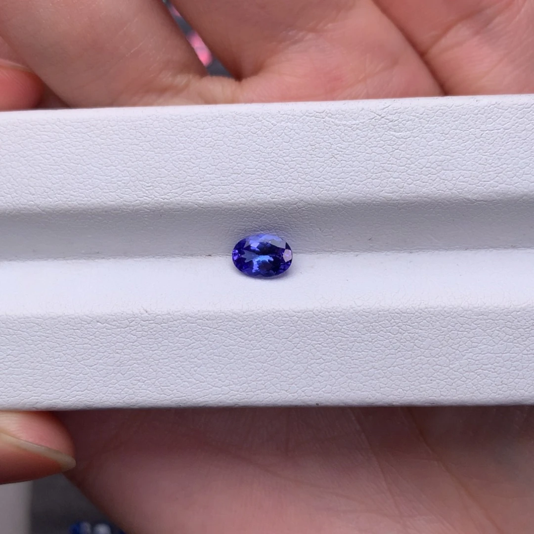 未镶嵌裸石坦桑石0.835ct