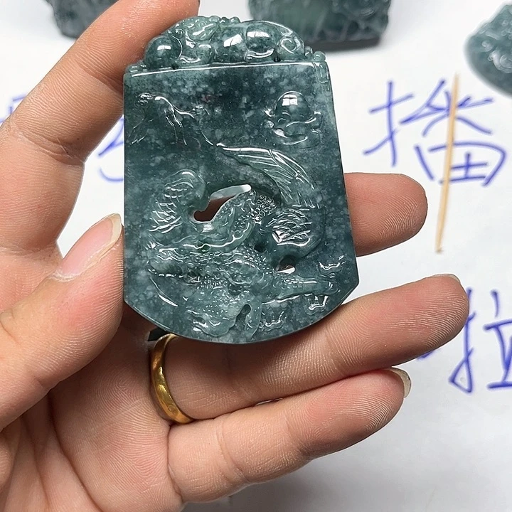吊坠(不含链)未镶嵌翡翠