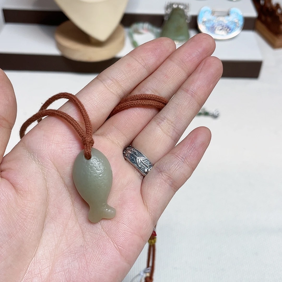 足银小鱼吊坠配饰毛衣链