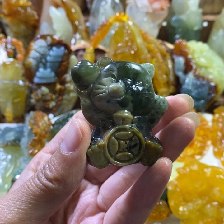 蛇纹石玉未镶嵌颈饰