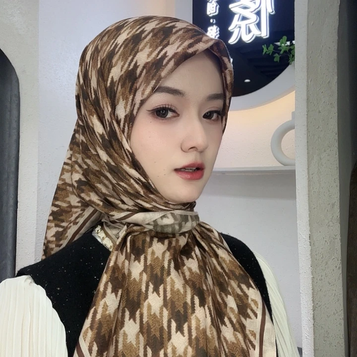 三醋酯纤维愫纱轻奢丝绒方巾