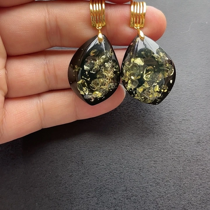 琥珀未镶嵌裸石耳坠