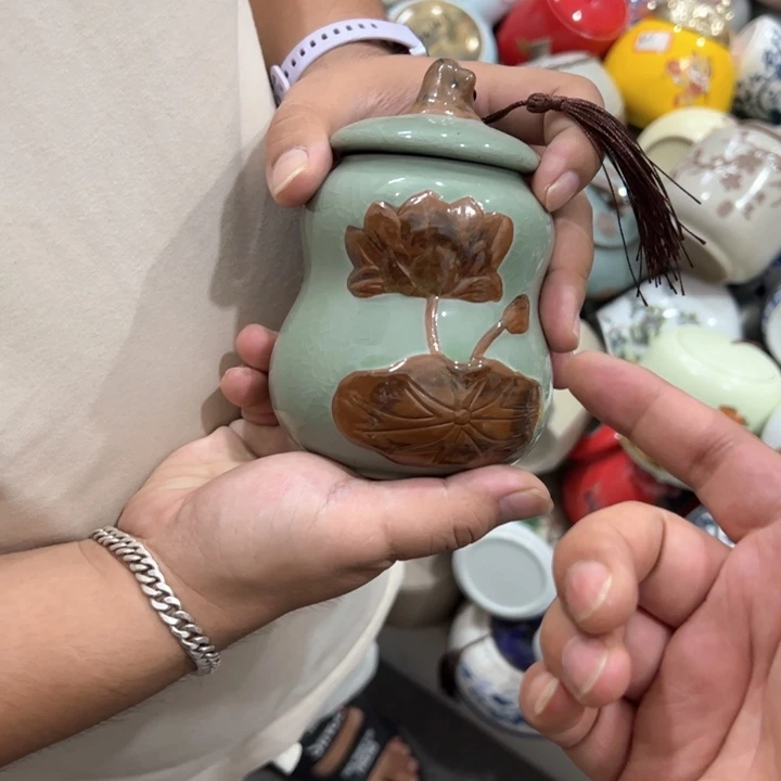 瑕疵福利品陶瓷茶叶罐介意勿拍