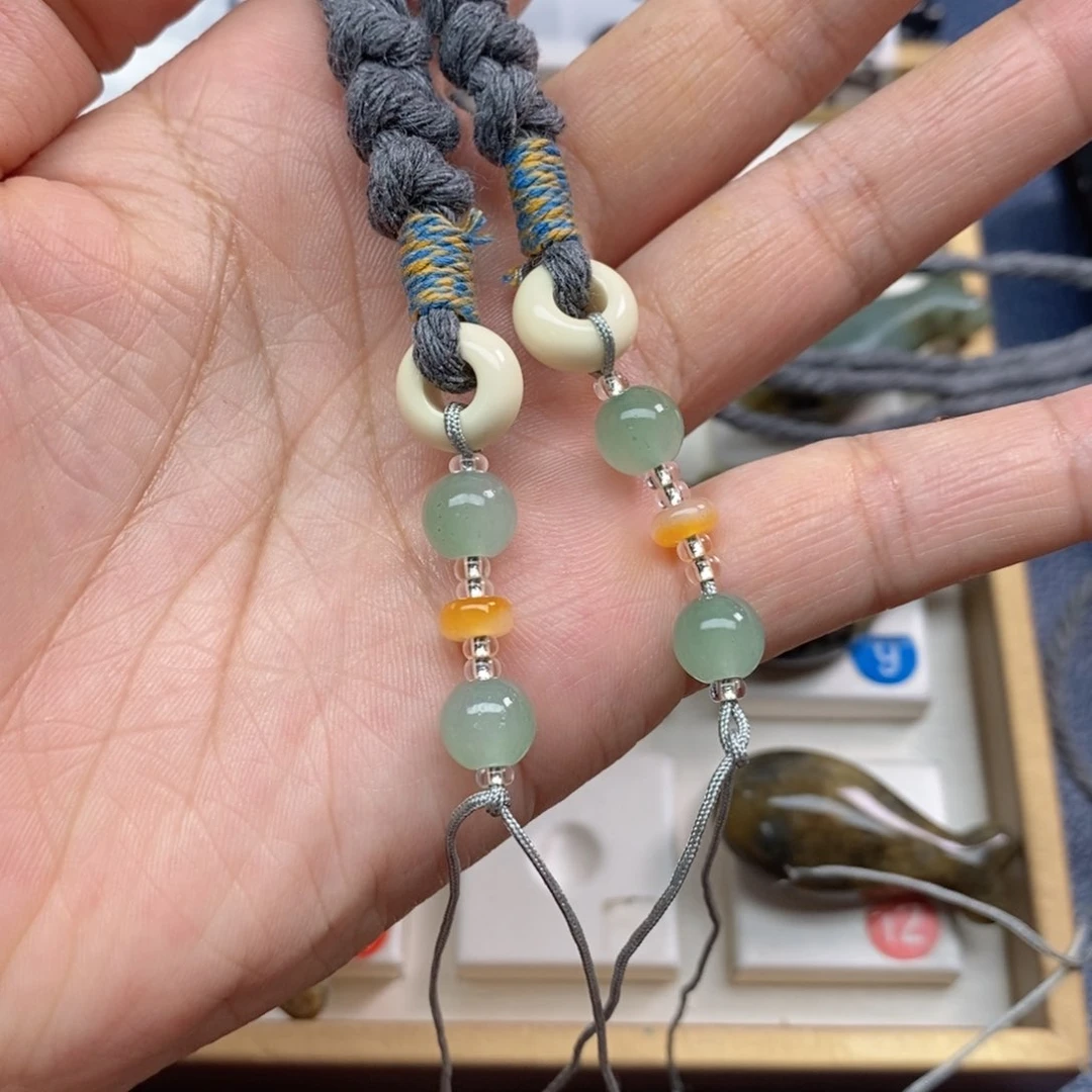 未镶嵌岫玉颈饰绳子