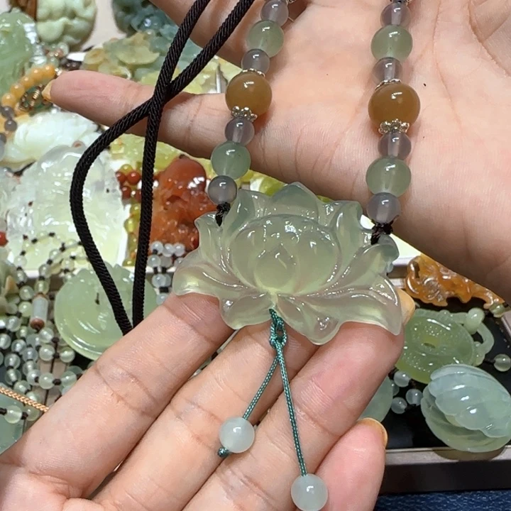 蛇纹石玉未镶嵌摆件