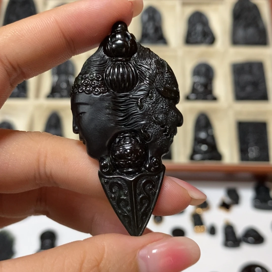 赟***翡翠未镶嵌吊坠(赠链)翡翠