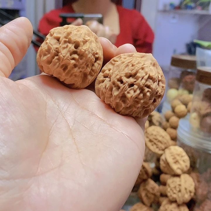 【闪购商品】文玩核桃把件40玉枕元宝