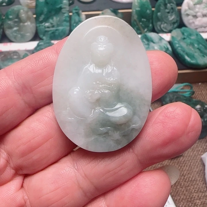 独山玉未镶嵌颈饰