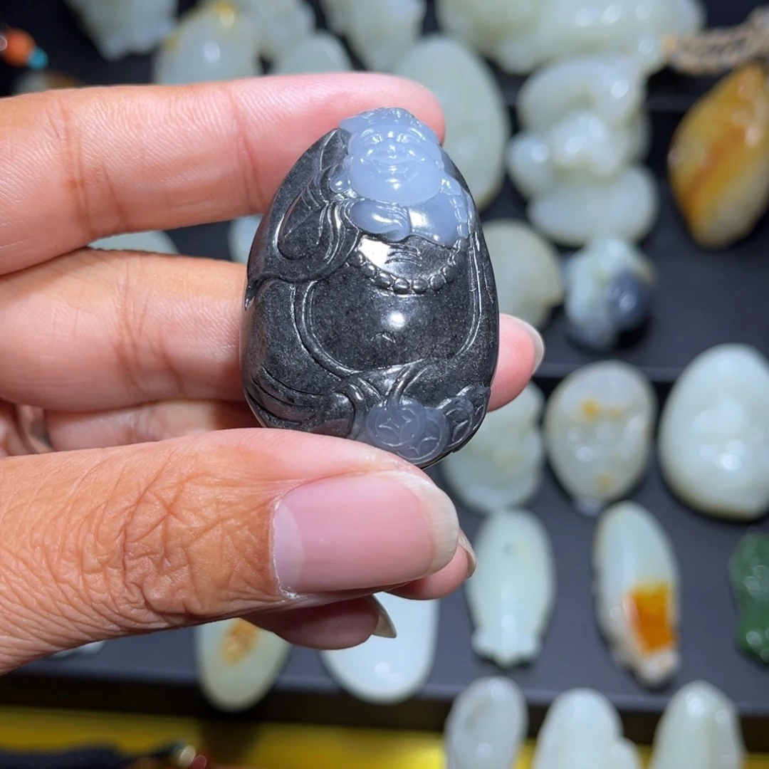 和田玉颈饰未镶嵌书**人