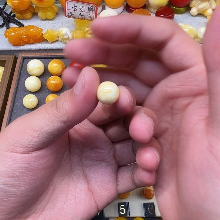 琥珀未镶嵌裸石白花蜜单珠