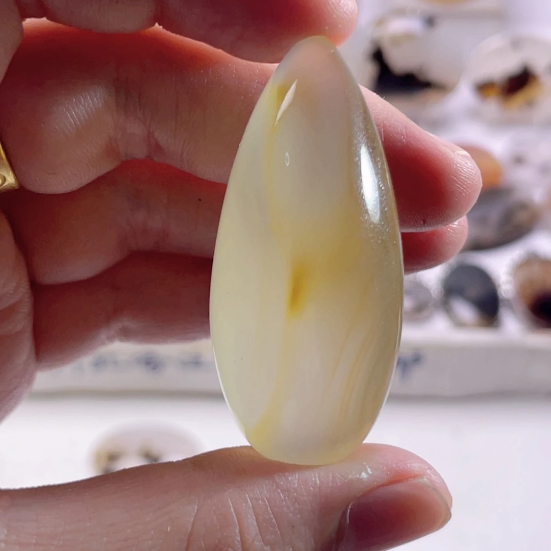 未镶嵌颈饰玛瑙/玉髓