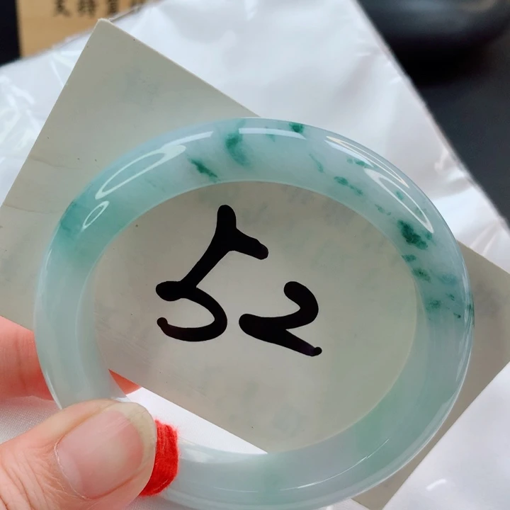 翡翠未镶嵌手镯正
