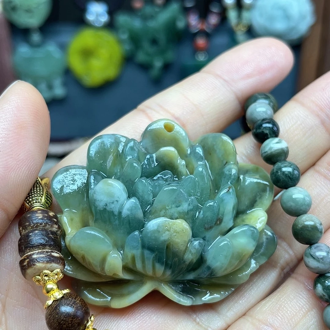蛇纹石玉未镶嵌颈饰