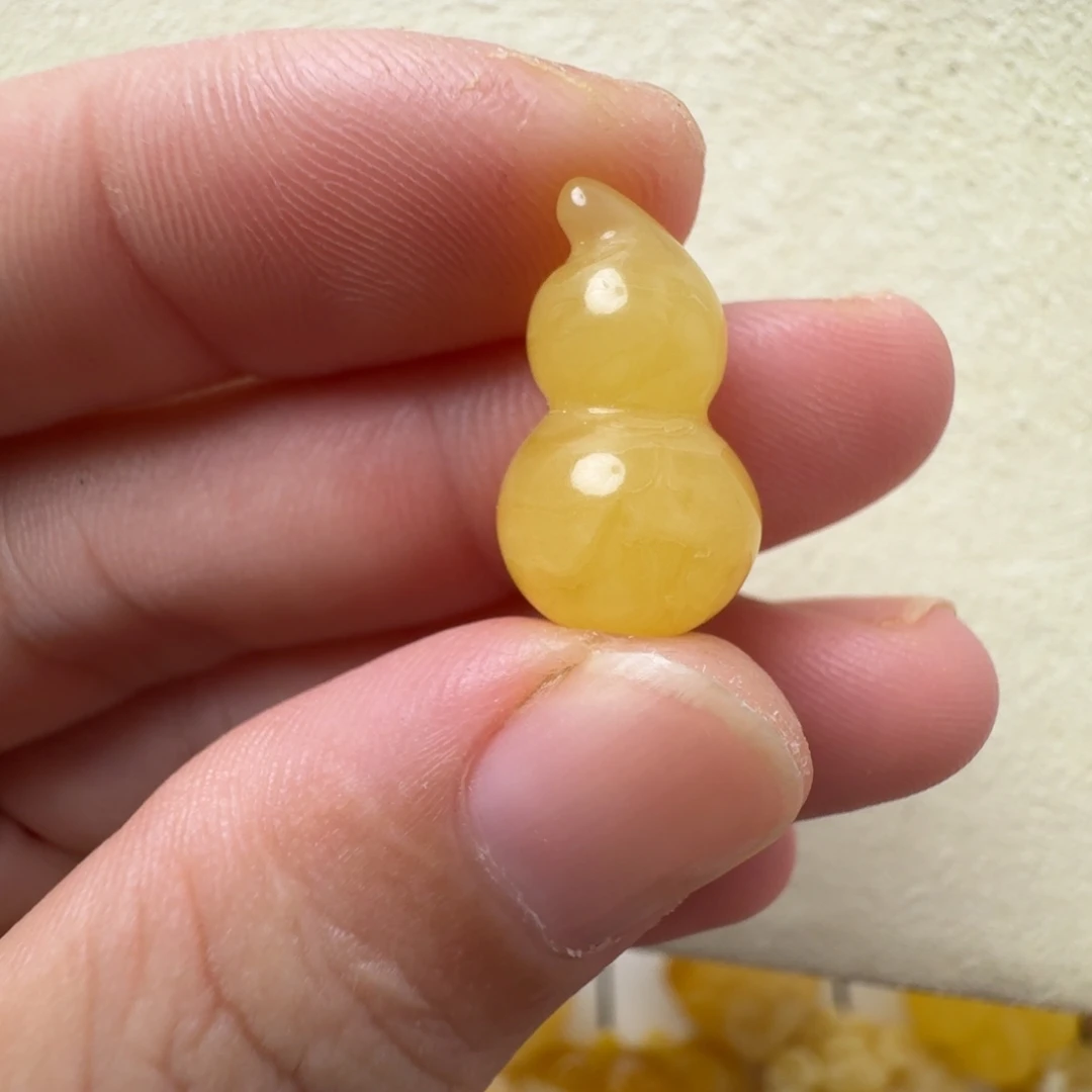 蜜蜡未镶嵌珠宝奇石