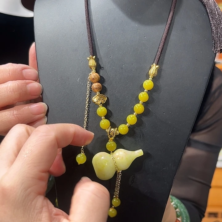 颈饰未镶嵌和田玉