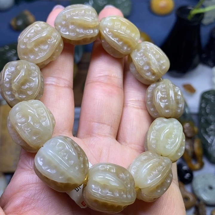 透闪石质玉未镶嵌挂件手串