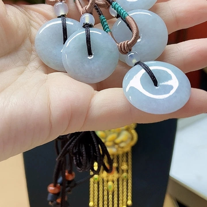 翡翠未镶嵌颈饰吊坠