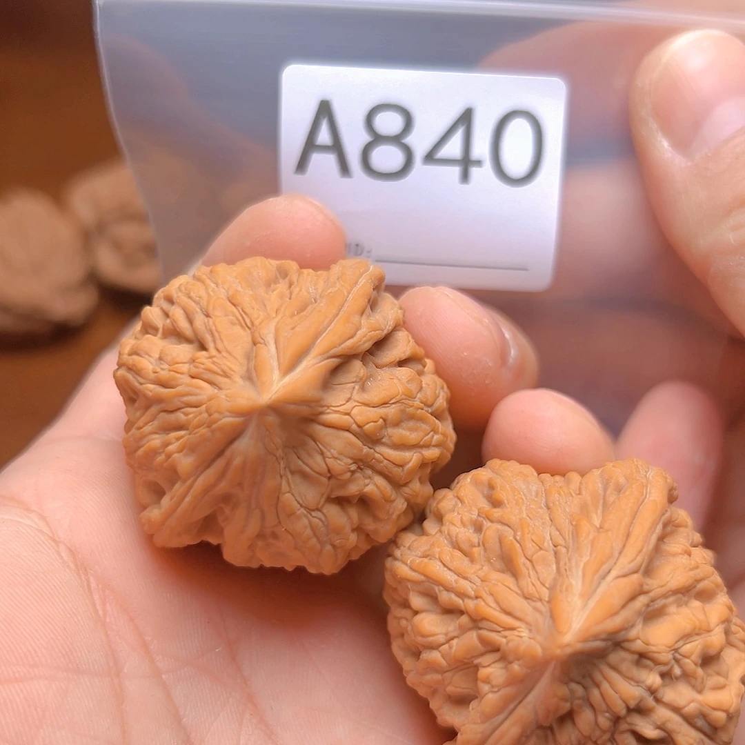 文玩核桃吊坠43大沽石