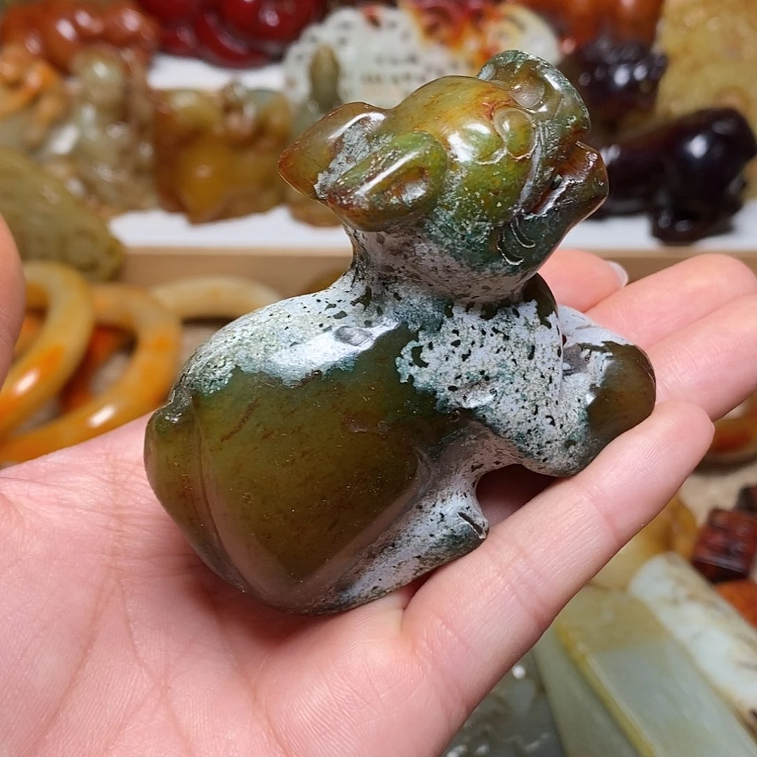 蛇纹石玉未镶嵌颈饰