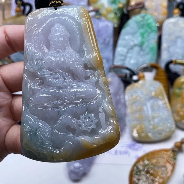 邵***爷颈饰未镶嵌翡翠天然