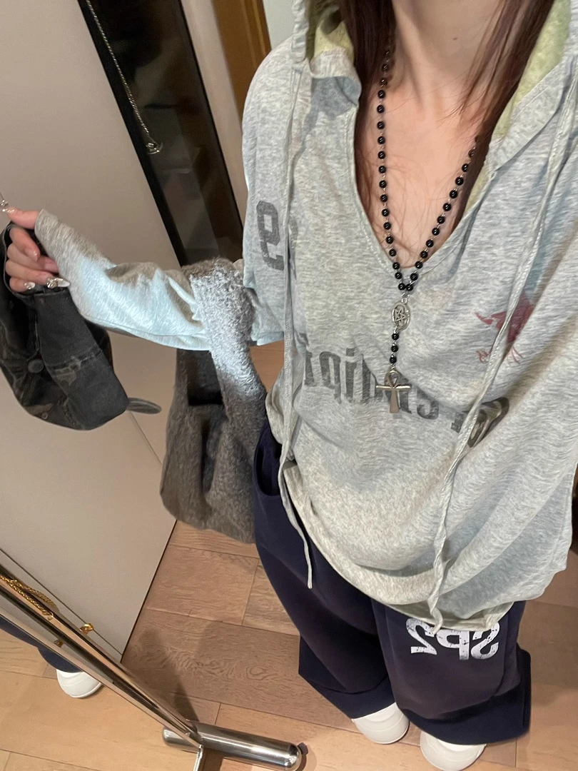 布零零美式宽松v领运动罩衫上衣女夏季薄款长袖t恤连帽防晒衣小众