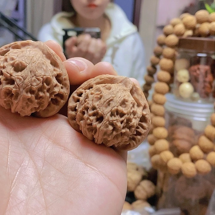 【闪购商品】文玩核桃把件42宫灯练手水尖瑕疵