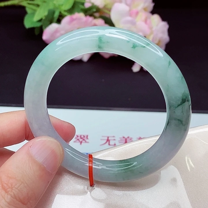 翡翠手镯未镶嵌55圈