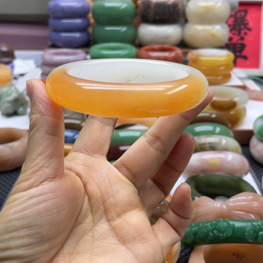 石英岩玉未镶嵌手镯