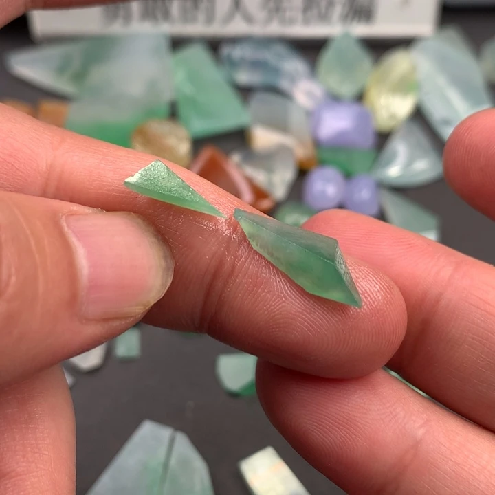 定制翡翠未镶嵌材料定制