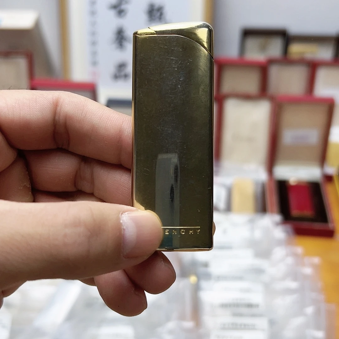 纪家金色镜面防风机