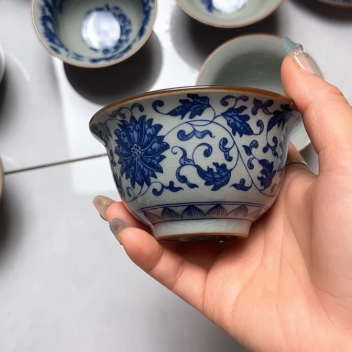 青花缠枝莲压手杯