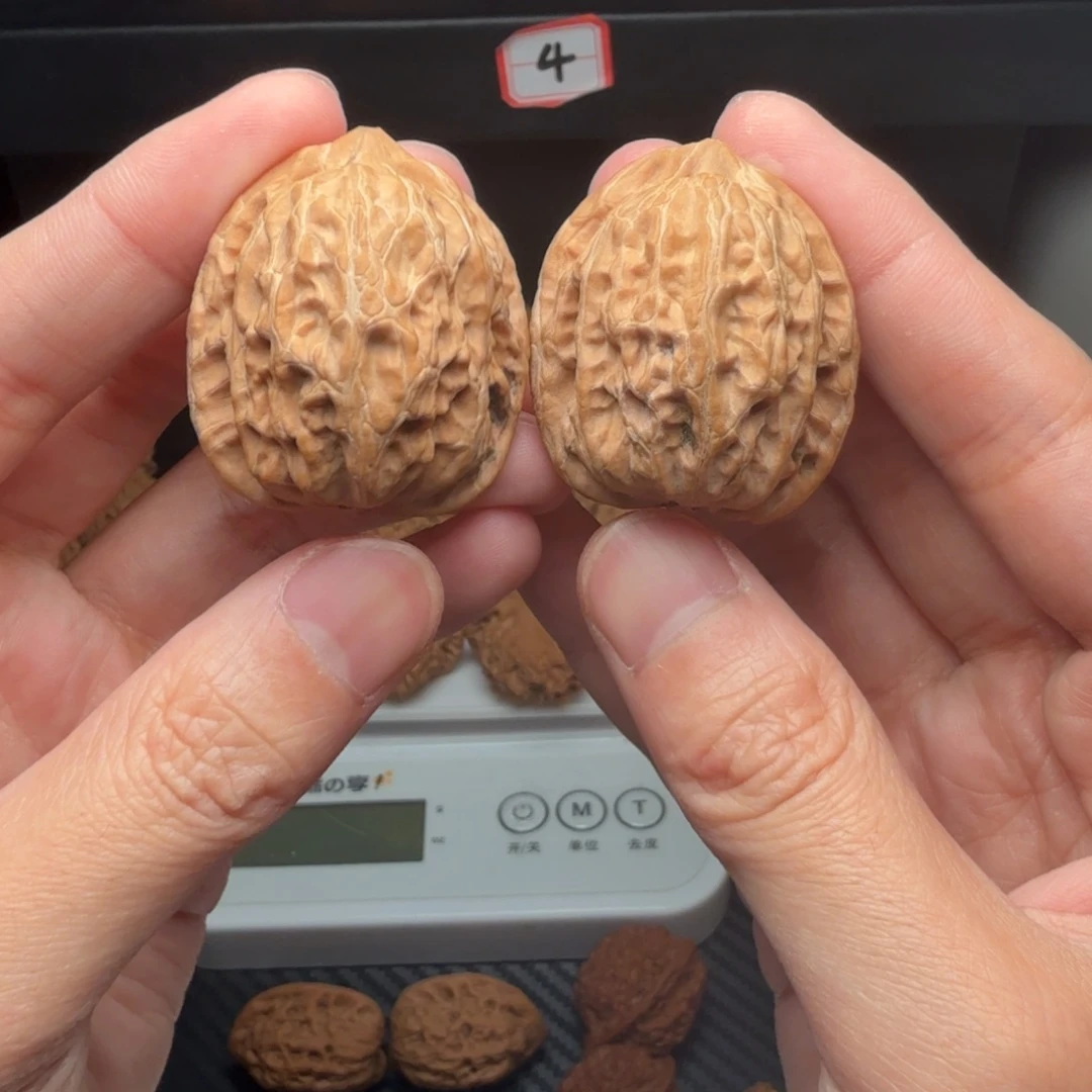 把件文玩核桃玄峰鸡心边34