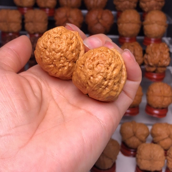 文玩核桃吊坠27凤眼舍利