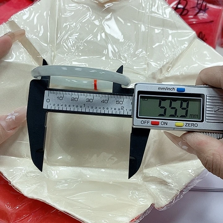 翡翠手镯未镶嵌202