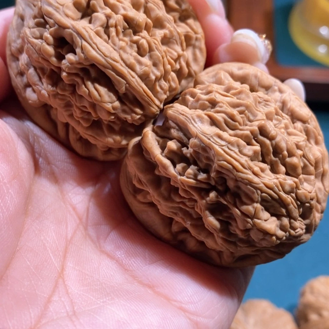 【闪购商品】文玩核桃吊坠天***觉虎头王