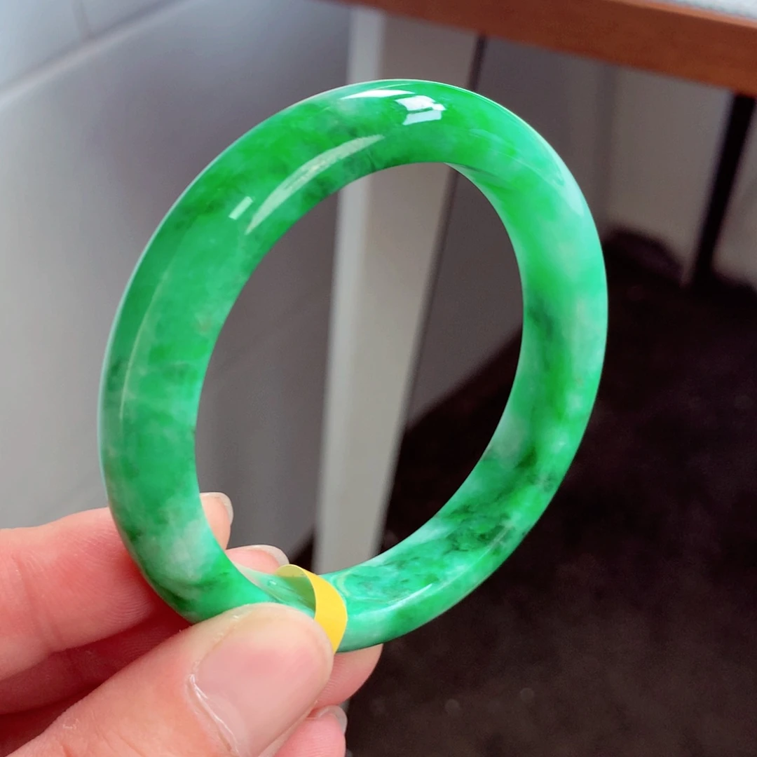 翡翠手镯未镶嵌缅甸翡翠