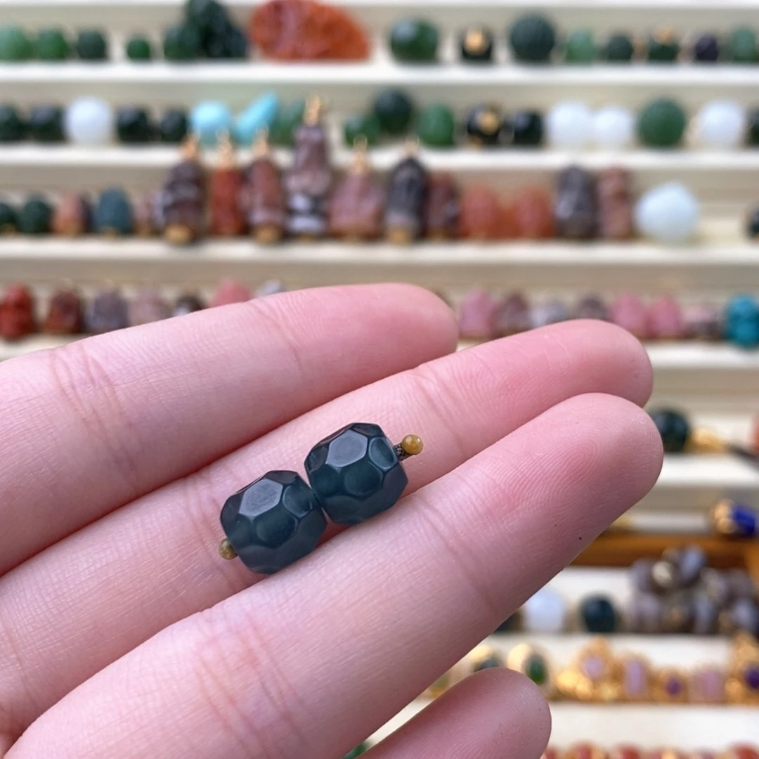 翡翠未镶嵌颈饰对珠