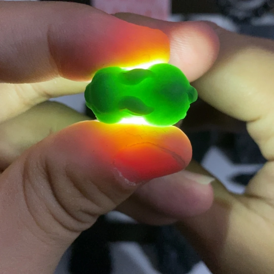 定制翡翠未镶嵌天然A货墨翠兔子