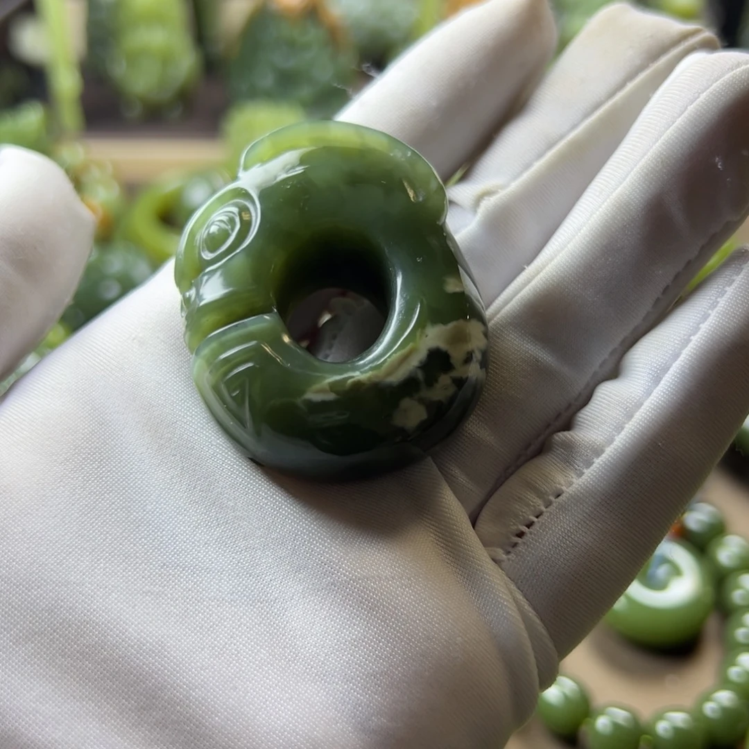 岫岩老玉（透闪石质玉）未镶嵌挂件