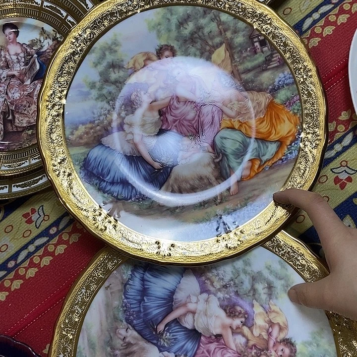 瓷片微瑕2只…………………………………