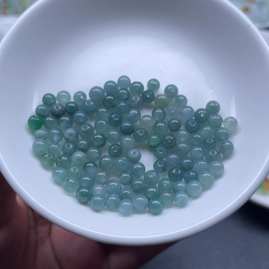 翡翠散珠冰蓝圆珠卡4+，100颗