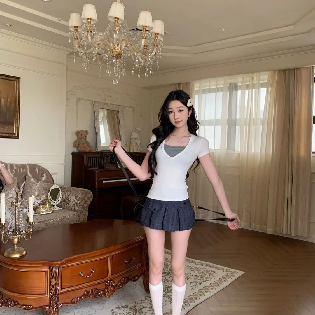 美式v领假两件正肩短袖t恤女夏季设计感小众修身辣妹短款上衣