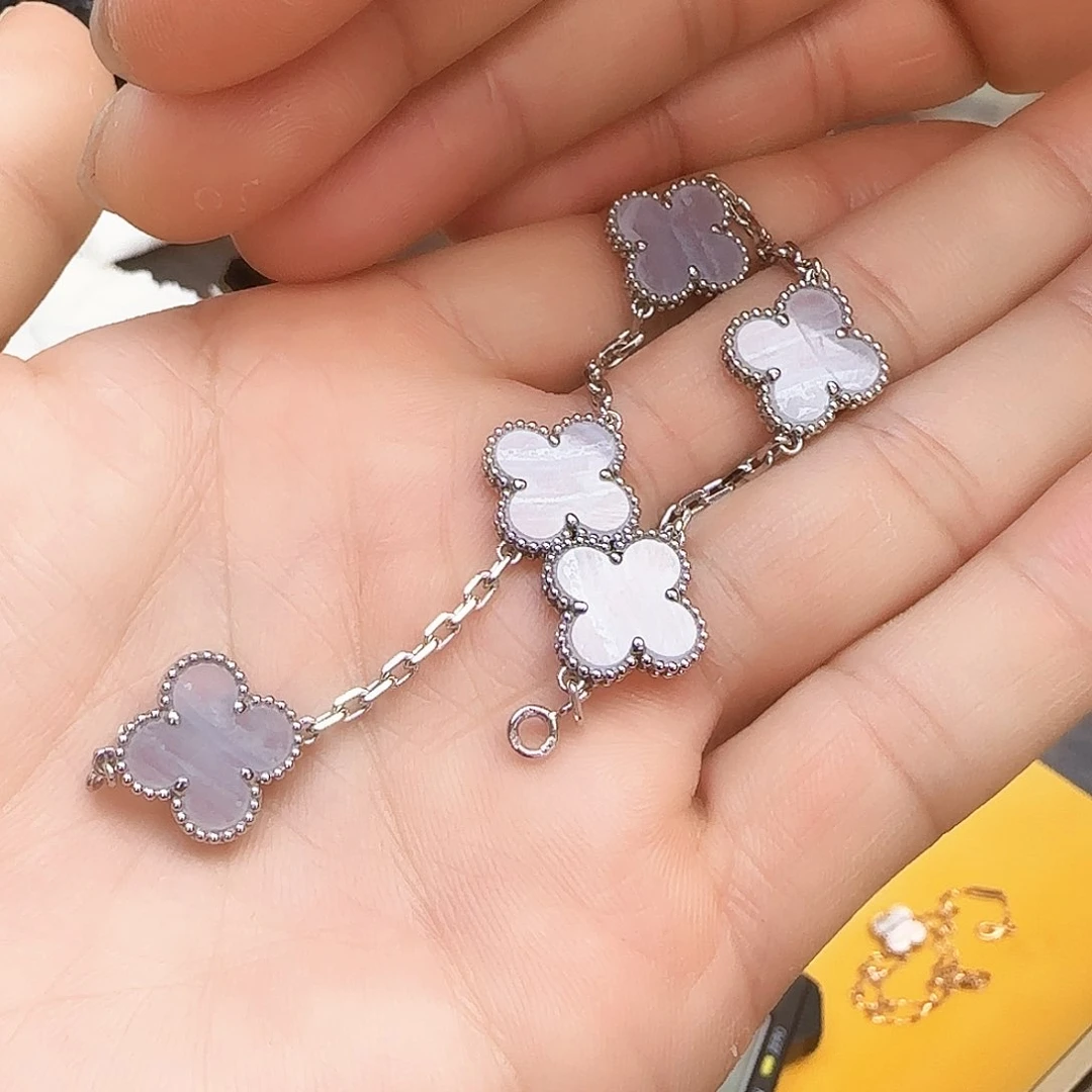 玛瑙/玉髓手链18K金镶嵌金之钻珠宝首饰店