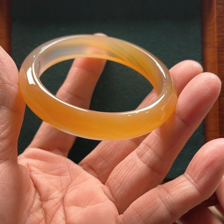 玛瑙/玉髓手镯未镶嵌