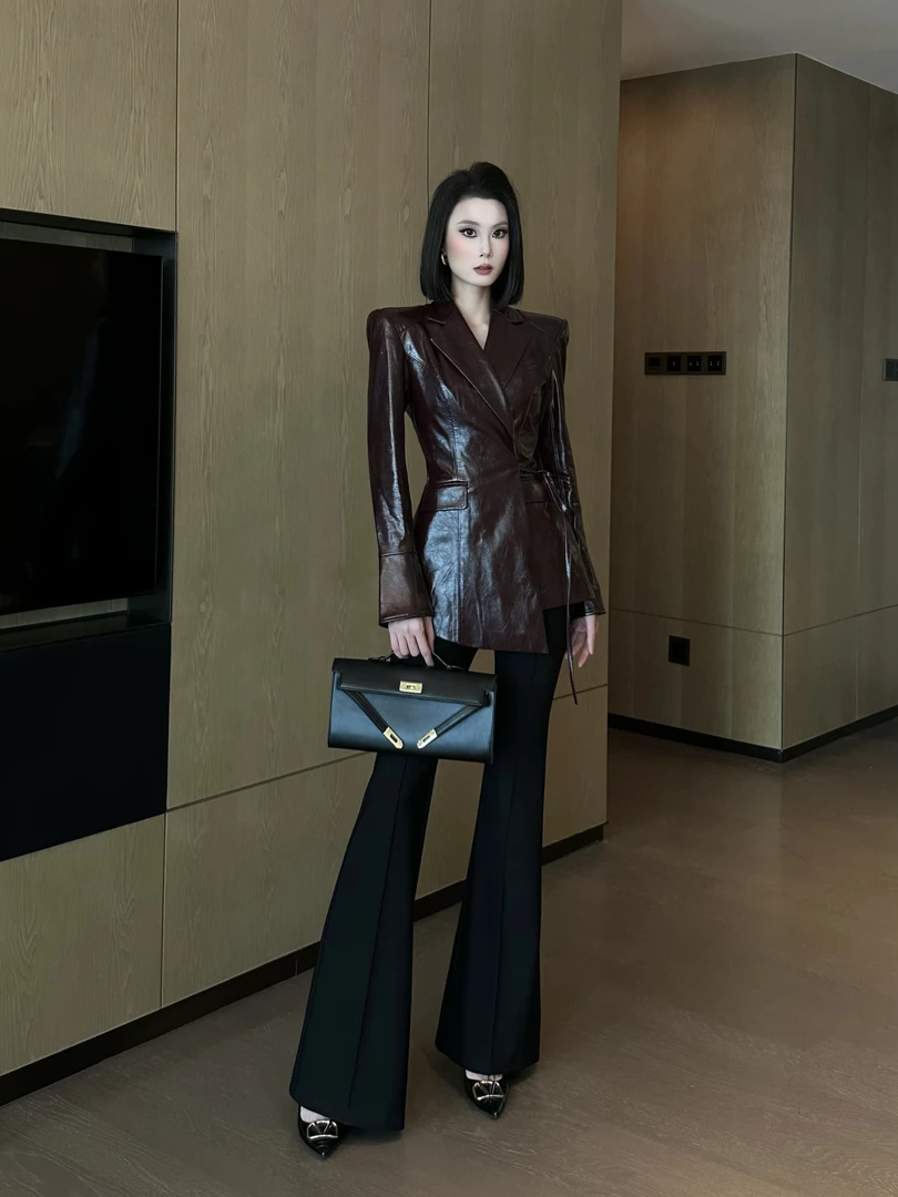 琦哥【女神风范】原创设计摩登绑带压褶酒红收腰显瘦皮衣外套35234