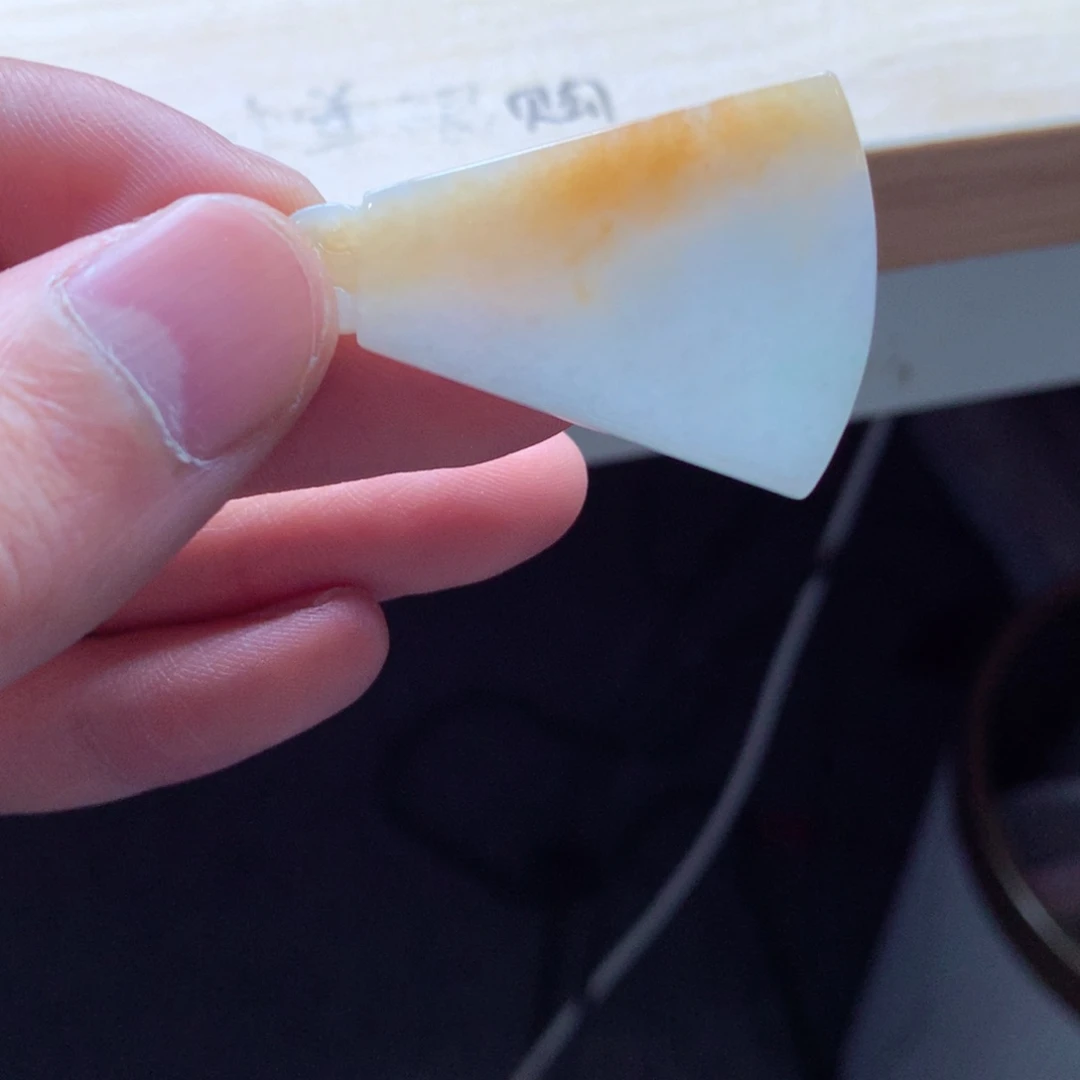 翡翠颈饰未镶嵌吊坠