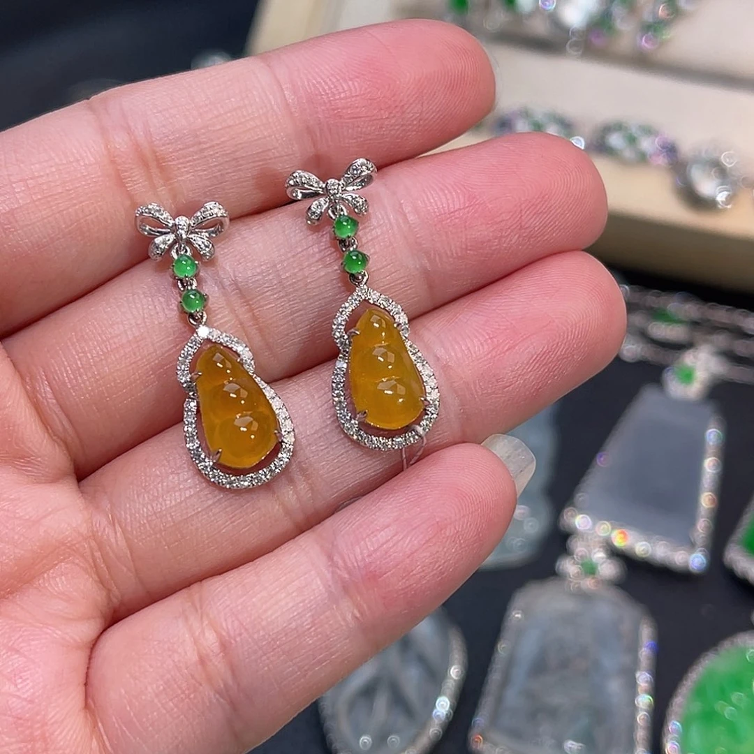 翡翠18K金镶嵌耳饰黄翡福豆