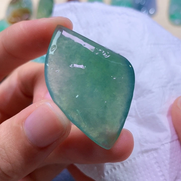 甜***心翡翠未镶嵌吊坠(不含链)
