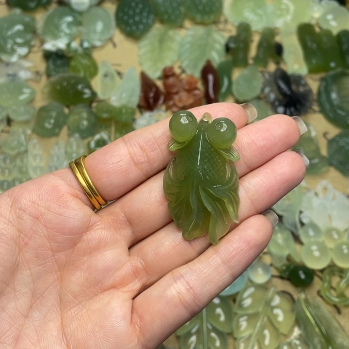 蛇纹石玉合金颈饰