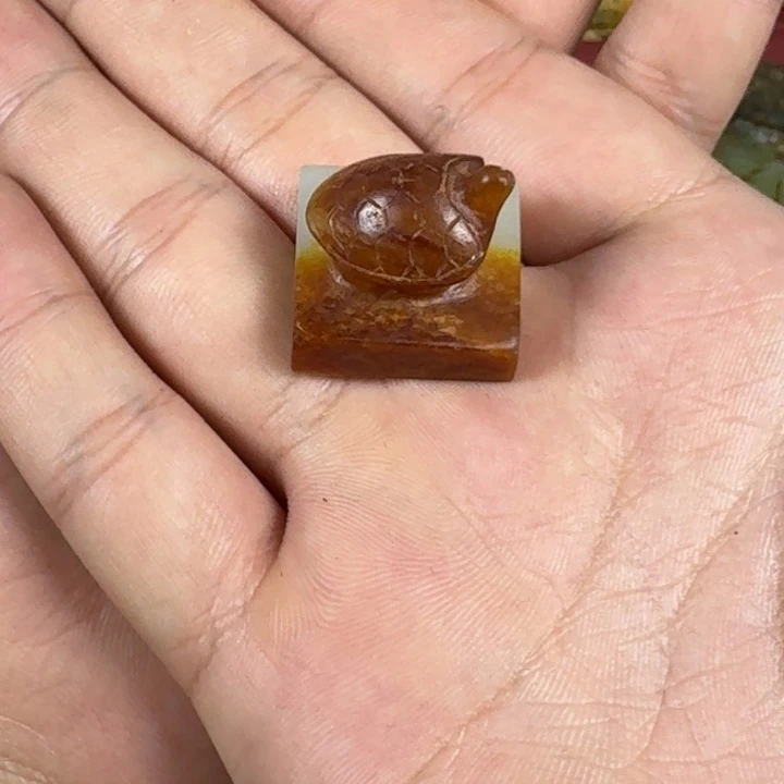 神***秘和田玉未镶嵌挂件